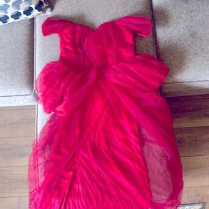 I’m selling a unworn red formal dress from shein.